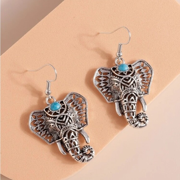 🆕 Elephant Earrings!!!!  Brand New!!! - Picture 3 of 5